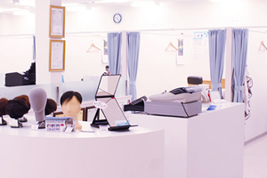 博多店の店舗画像 2